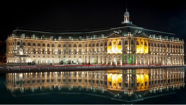 У԰ҹ���������Ҫڹ�ͳ�У԰���Ļ�����