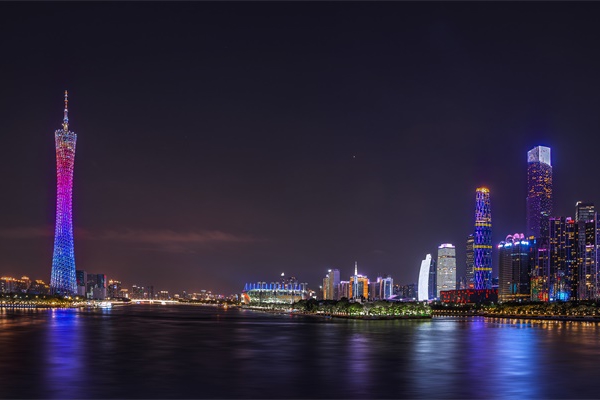 ����ҹ������˸���Ƕ��ᾰ������ɲ���