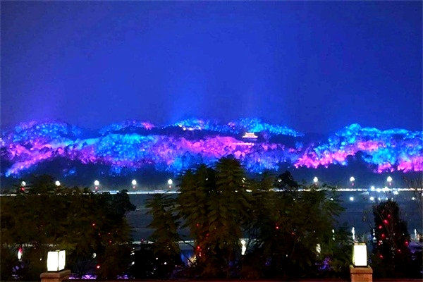 ɽ�����˸��-�õƹ��ع�ҹ������