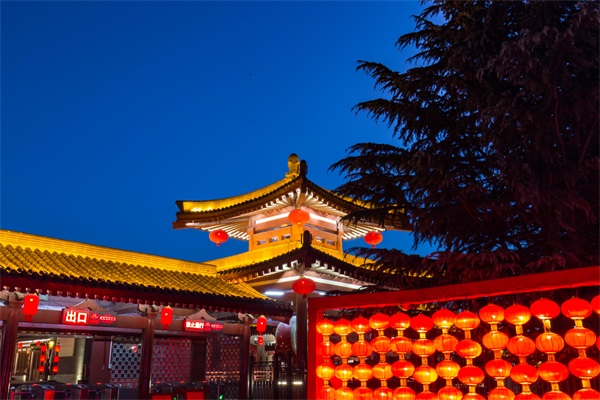 ��ǽ����˸��