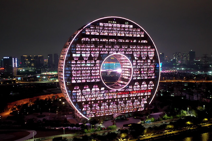 �ù�����𱬵ı���������������������Ȼ������������ĬĬ����������