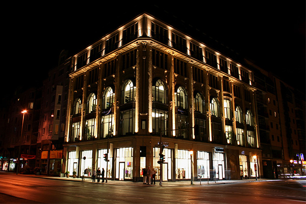 ��ǽ����˸��