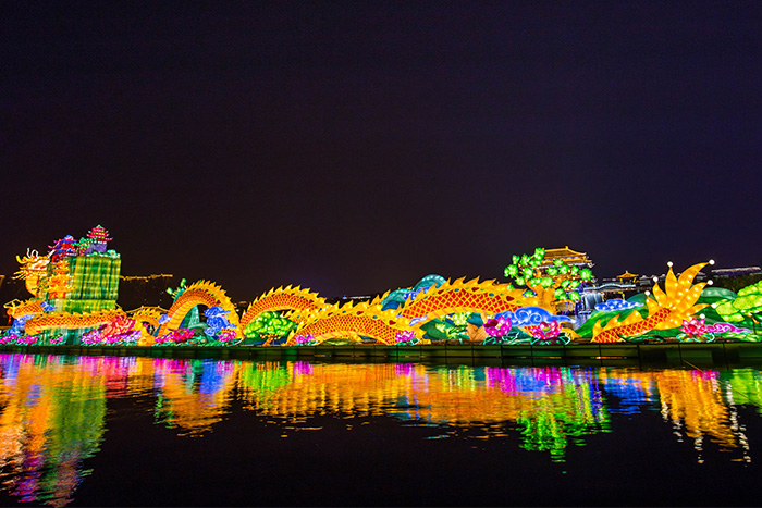 ���ڵ���˸��