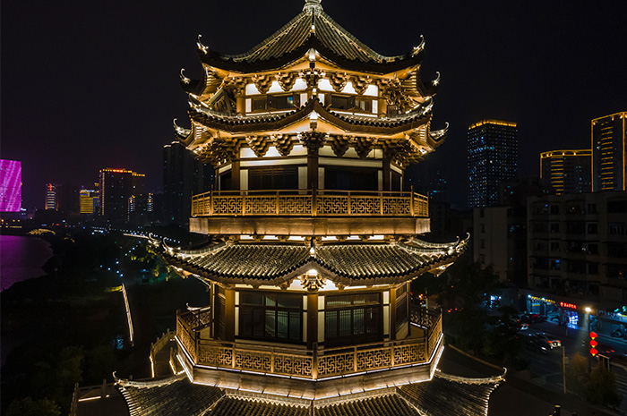 ����˸��