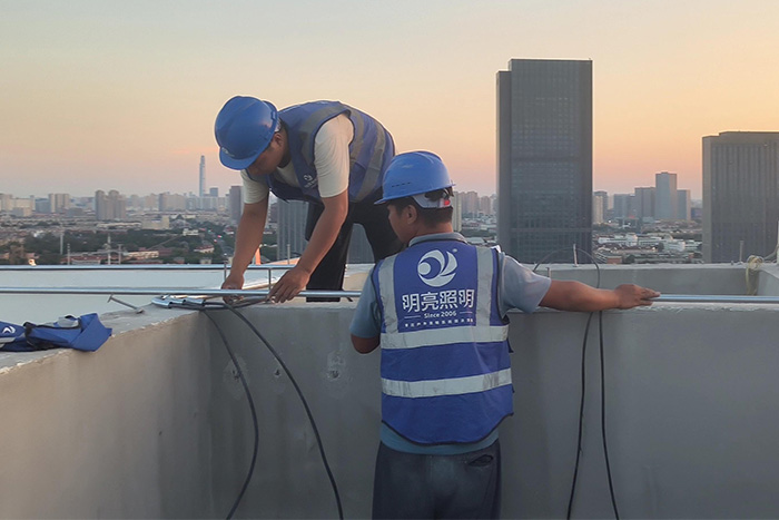 ��8ͷ���������������������ʩ���ֳ�