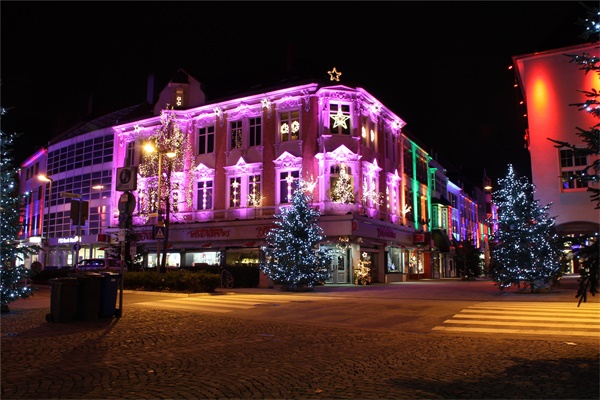 ����㳡��������Ӱ���Ŷ���ľ�������