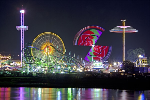 ������԰����˸��