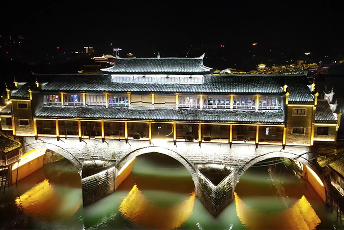 ��������˸������