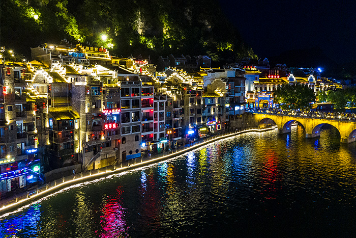 ѧ�ὲ��������������Ϊ���õ���˸���ر����գ�