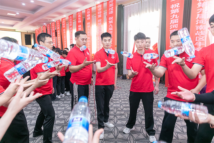 ����ţ����������������8ͷ�������������������ҵ�緶