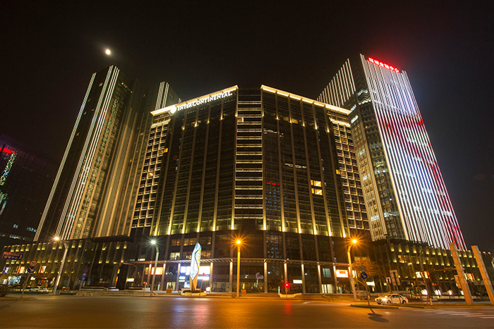 д��¥����˸��