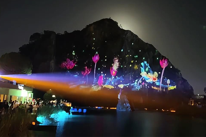 ɽ�����˸��