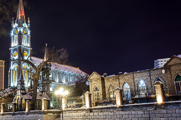 �������˸������