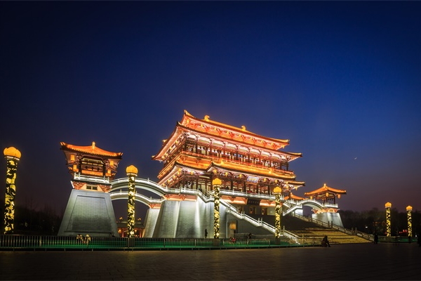 ����ľ����������������Ƕ�����ɫ������