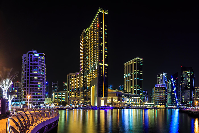 ����˸�����