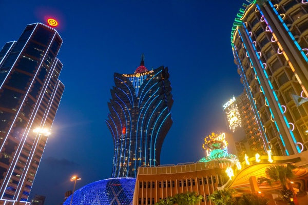 �����¥����˸��