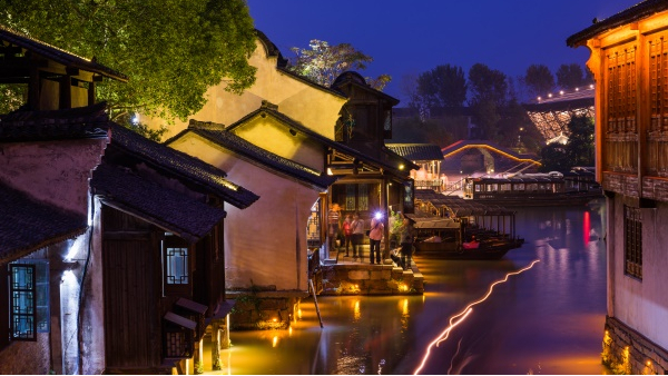 ���ھ������������в�𳡾������ַ�����