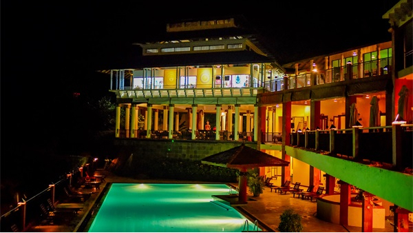 ��������˸���������Ż����ѹŰ�����ͷ�����������