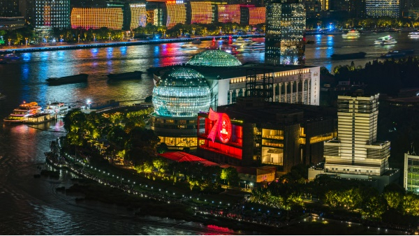 �뵼�������г����󼰹�ҵ��������