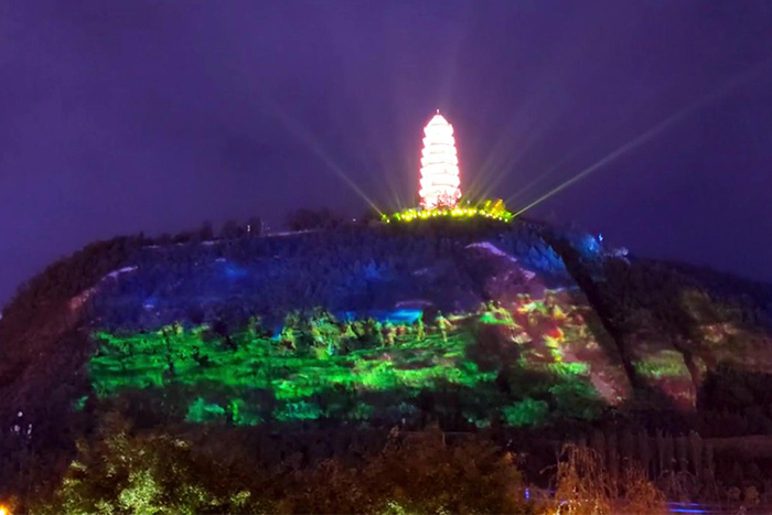 ɽ�����˸������