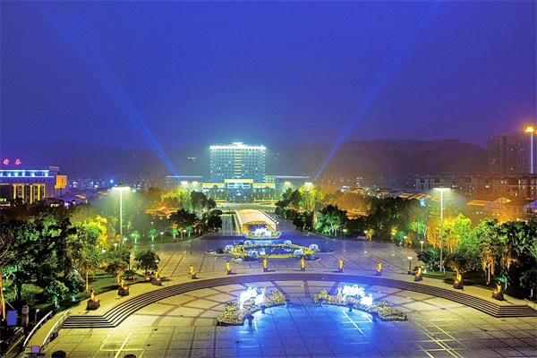 ��԰����˸������Ϊ�����ṩ�񾲻�ռ�