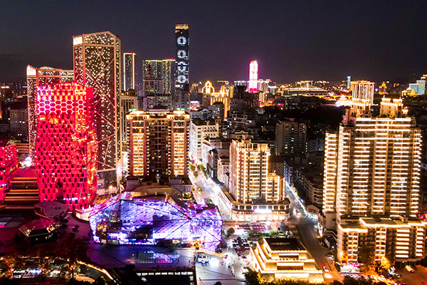 ����˸������