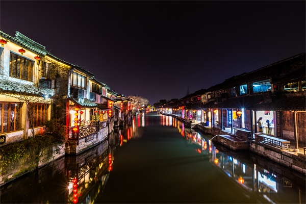 ������ɫС��ƹ�����Ҫ������ѧ����������������