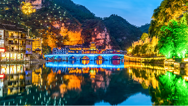 ���侰��������ƴ��������������ִ�