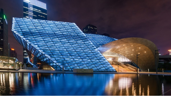 led����������˸���ҹ���ƹ�֮��