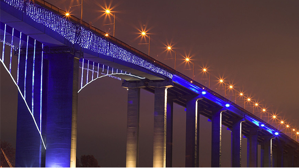 ���ž��������������ʵ�ֵƹ����޽����ں���������