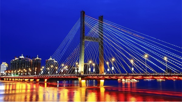 ��������˸����ƣ���������ҹ����Ϊһ��Ư���ľ�����