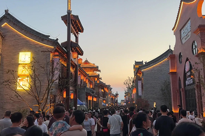 ��8ͷ���������8ͷ����һ����̰���