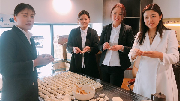 СС�����㣬��������������ŨŨ�����顪����8ͷ������������粿�����ӻ��