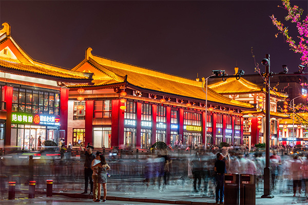 ����˸������