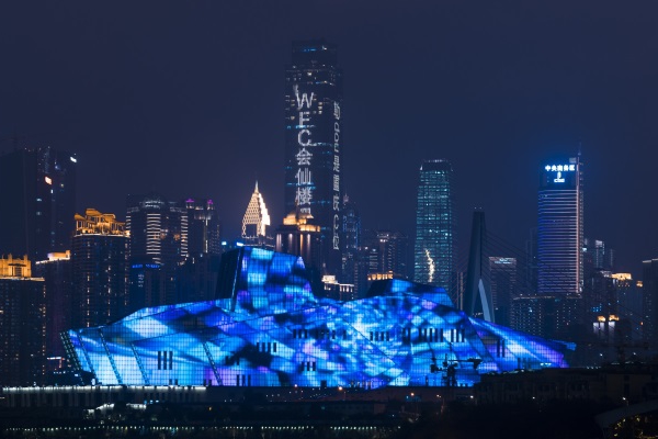 ����˸�����